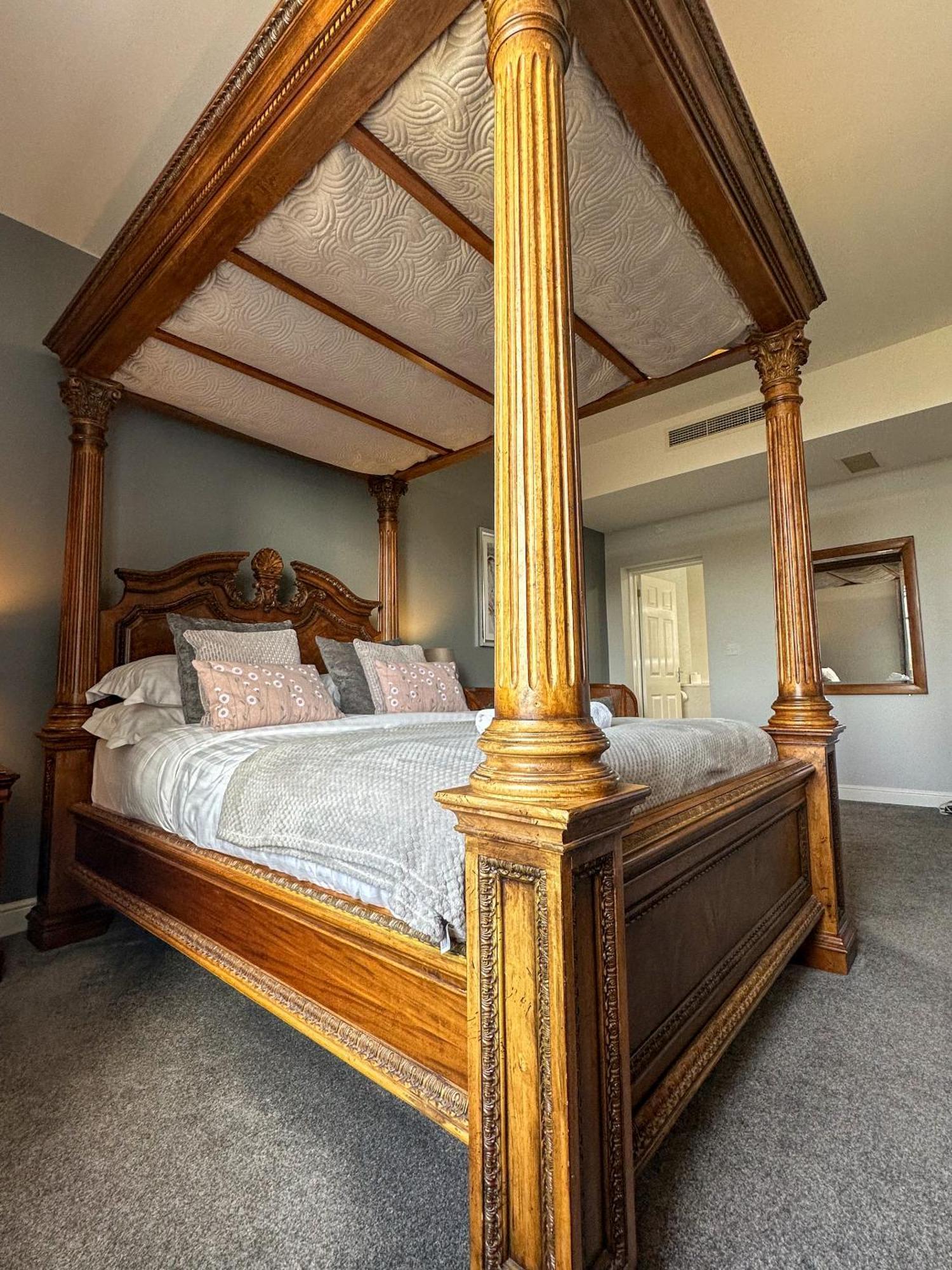 The Corbet Arms Hotel Uffington  Bilik gambar